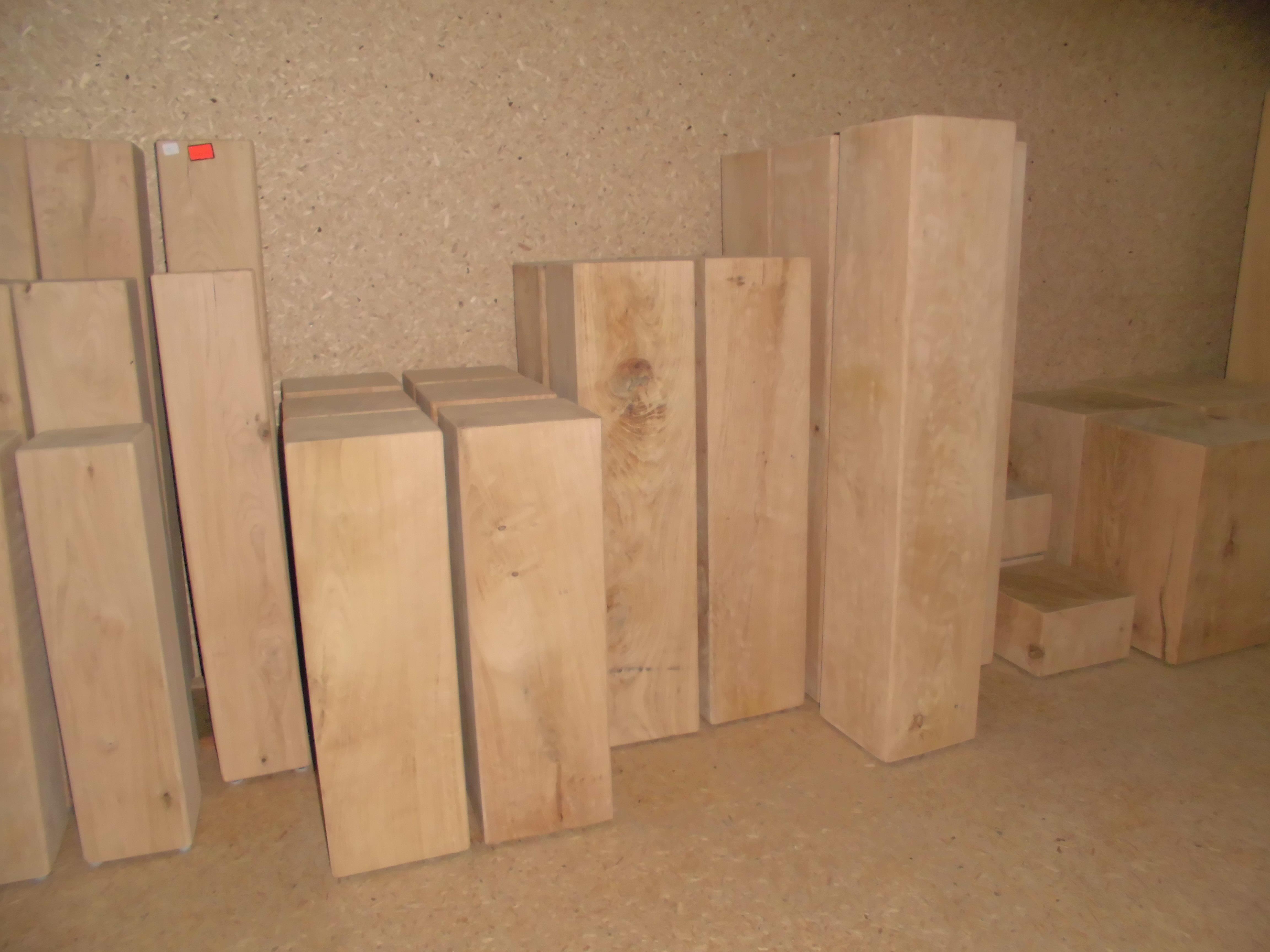 Eichenholzsäule gehobelt, geschliffen, angefast 25x25x120cm Eichenholzsäule gehobelt, geschliffen, angefast 25x25x120cm